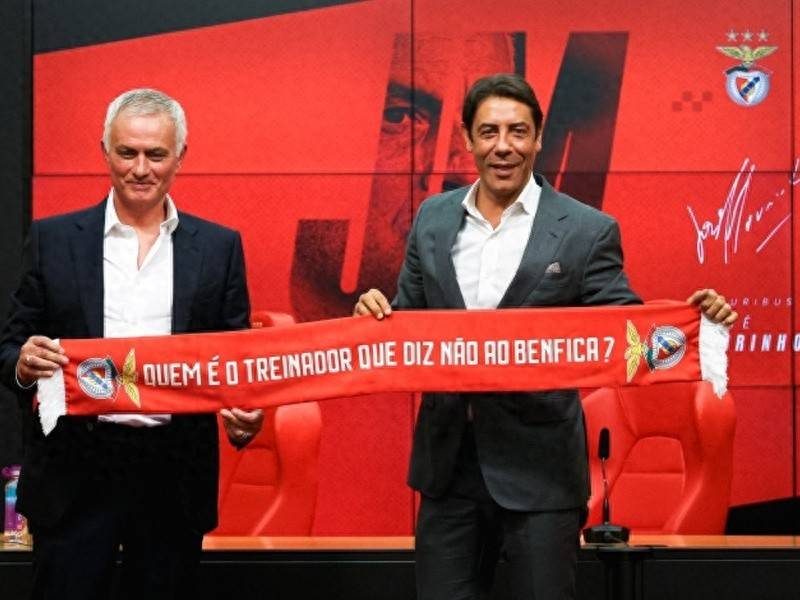 表演开始!两周连升10位,穆里尼奥不只是神奇,还有知遇之恩